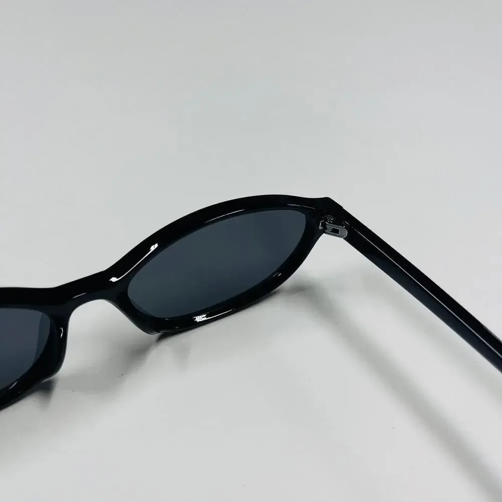 Vintage unique retro style black oval rounded cat eye sunglasses